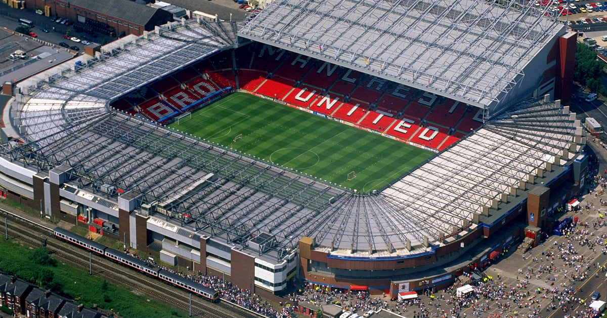 Manchester United sues Sega
