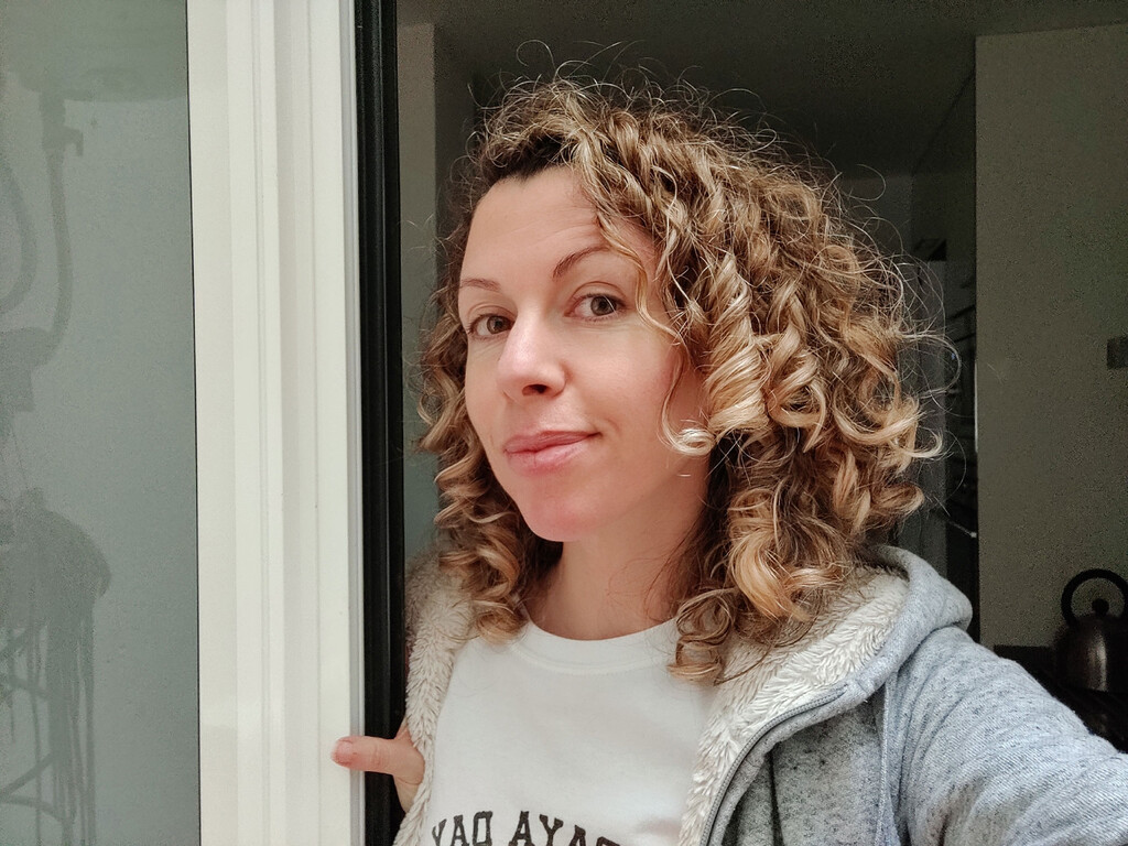 Selfie camera OnePlus 9 Pro