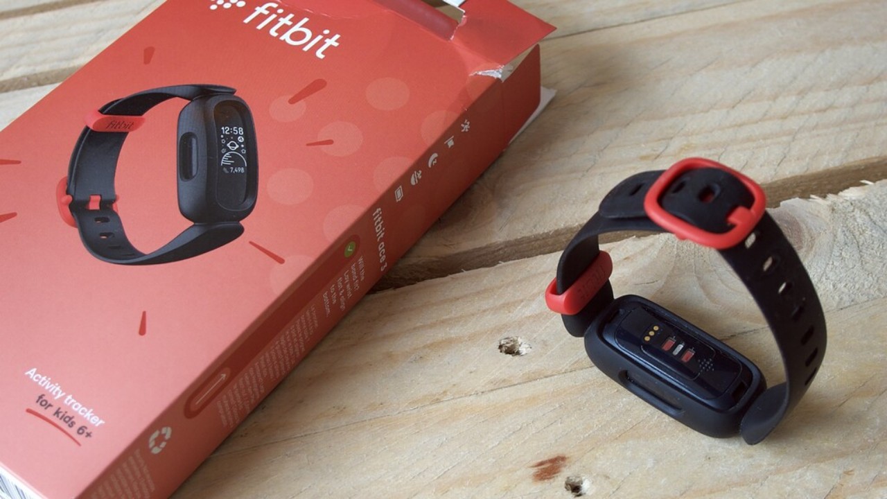 Fitbit Ace 3 review: A simple activity tracker for children with the touch of the Fitbit app