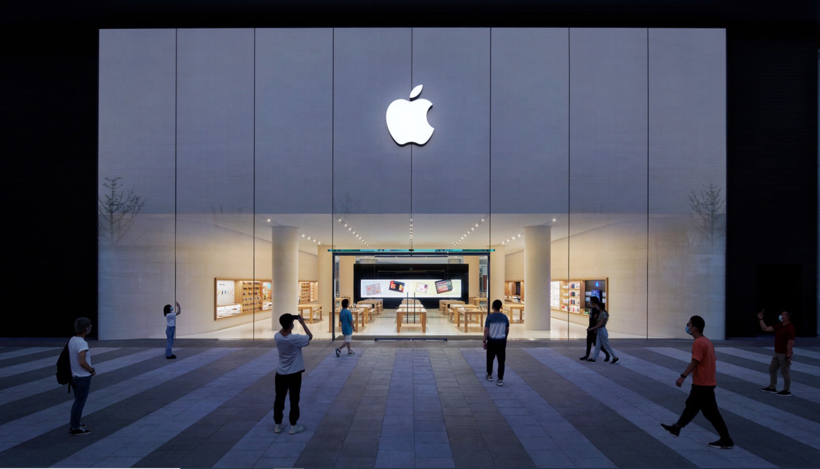 Apple closed its store and cancelled services in Russia