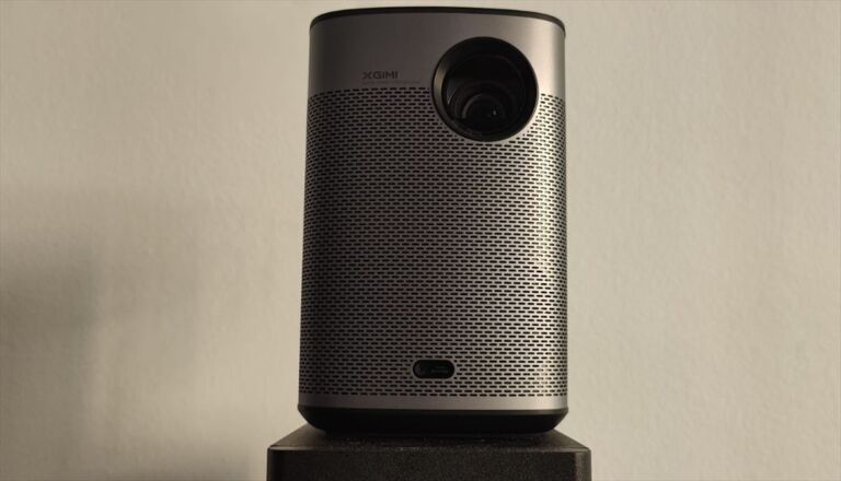 Read more about the article XGIMI Halo + : a portable projector with a sharp image and long battery life