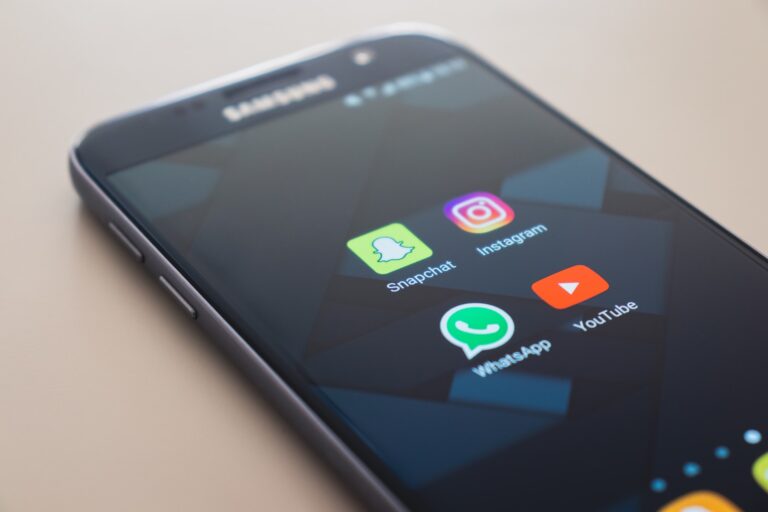 Read more about the article WhatsApp adds screen sharing to video calls