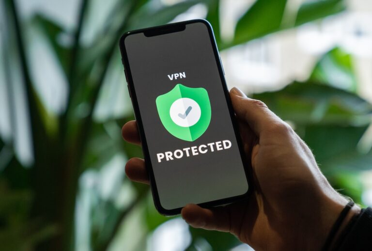 Read more about the article Why you should use a paid VPN when browsing on your mobile or tablet